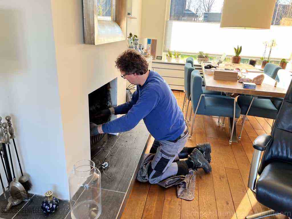 Schouwveger Apeldoorn kleed schoorsteenreiniger Schouwveger Apeldoorn kleed schoorsteenreiniger